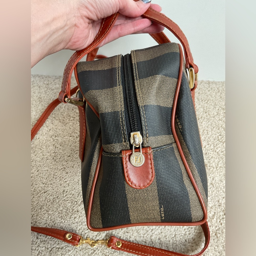 Fendi penguin small crossbody dome shape - Picture 4 of 12